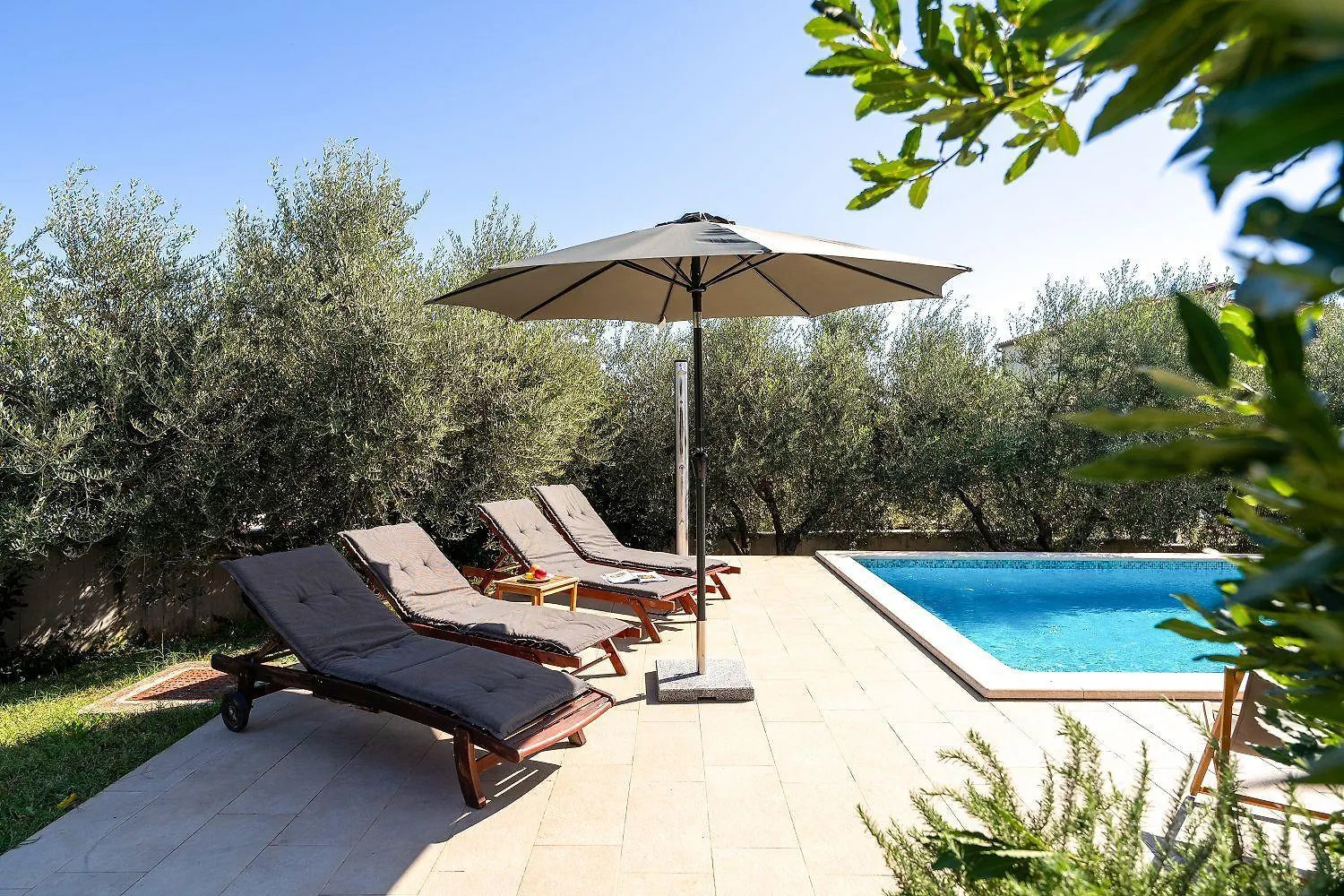 Idyllische Villa Mit Panorama Meerblick, Privatpool, Babybett, Aussendusche, Umgeben Von Oleander Und Oliven Poreč Hébergement de vacances